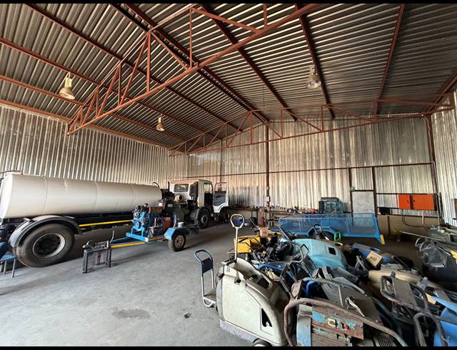 9,900M² INDUSTRIAL YARD FOR SALE IN VULCANIA